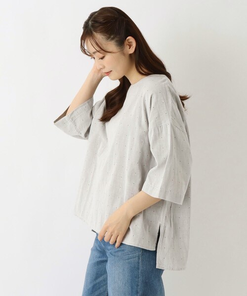 one'sterrace(ワンズテラス)の「コットンWガーゼ ドット柄5分袖ブラウス(シャツ/ブラウス・レディース・アイボリー系8/ブラック系8/ネイビー系5・02)」の1枚目の写真