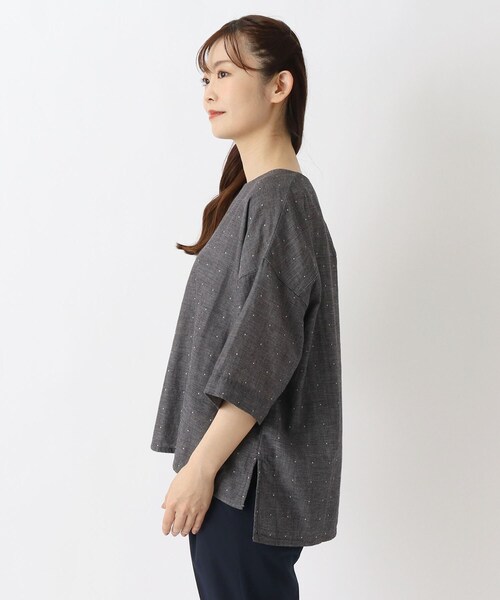 one'sterrace(ワンズテラス)の「コットンWガーゼ ドット柄5分袖ブラウス(シャツ/ブラウス・レディース・アイボリー系8/ブラック系8/ネイビー系5・02)」の5枚目の写真