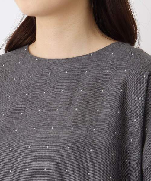 one'sterrace(ワンズテラス)の「コットンWガーゼ ドット柄5分袖ブラウス(シャツ/ブラウス・レディース・アイボリー系8/ブラック系8/ネイビー系5・02)」の7枚目の写真