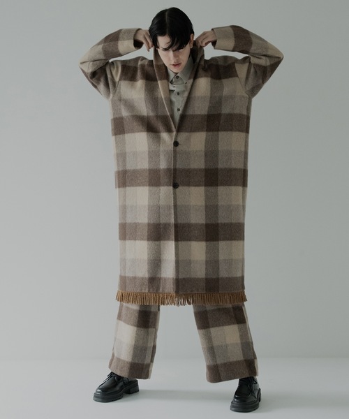 RYU(リュー)の「block plaid fringe coat(チェスターコート・メンズ・ホワイト×ブラック/ベージュ系・2/4/1)」の3枚目の写真