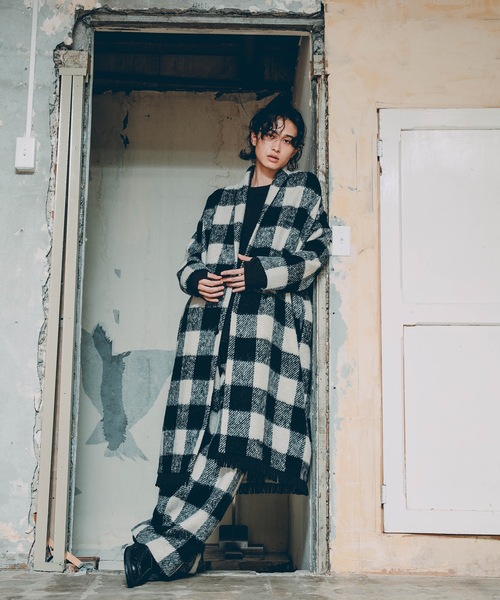 RYU(リュー)の「block plaid fringe coat(チェスターコート・メンズ・ホワイト×ブラック/ベージュ系・2/4/1)」の6枚目の写真