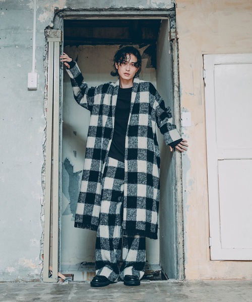 RYU(リュー)の「block plaid fringe coat(チェスターコート・メンズ・ホワイト×ブラック/ベージュ系・2/4/1)」の7枚目の写真