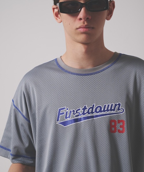 FIRST DOWN(ファーストダウン)の「リバーシブル ショートスリーブ Tシャツ(Tシャツ/カットソー・メンズ・ブルー/グレー/イエロー・M/XL/L)」の4枚目の写真