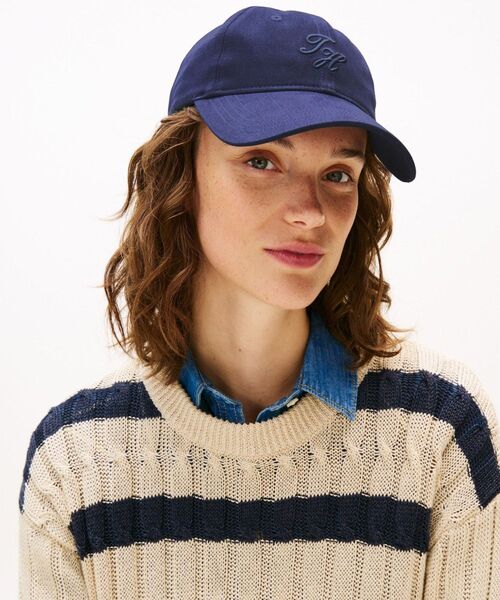 TOMMY HILFIGER（トミーヒルフィガー）の「THエンブロイドキャップ（キャップ・レディース・ホワイト/ネイビー・FREE）」の2枚目の写真