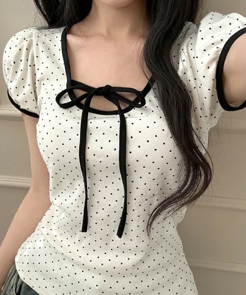 NANAHACHI(ナナハチ)の「水玉柄パフスリーブ半袖Tシャツ(Tシャツ/カットソー・レディース・レッド/ブラウン/ブラック/クリーム・FREE)」の3枚目の写真