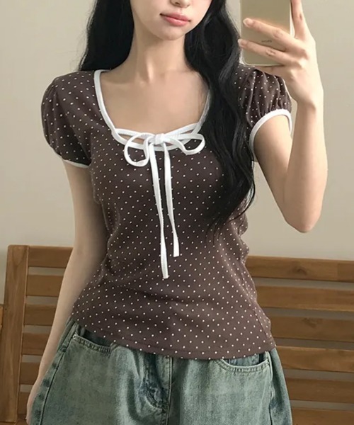 NANAHACHI(ナナハチ)の「水玉柄パフスリーブ半袖Tシャツ(Tシャツ/カットソー・レディース・レッド/ブラウン/ブラック/クリーム・FREE)」の15枚目の写真