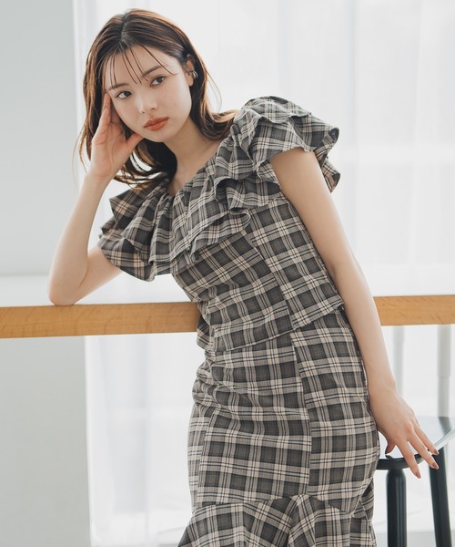 MISCH MASCH（ミッシュマッシュ）の「フリルショルダーチェックブラウス（シャツ/ブラウス・レディース・ベージュ/ピンク・ﾌﾘ-）」の10枚目の写真