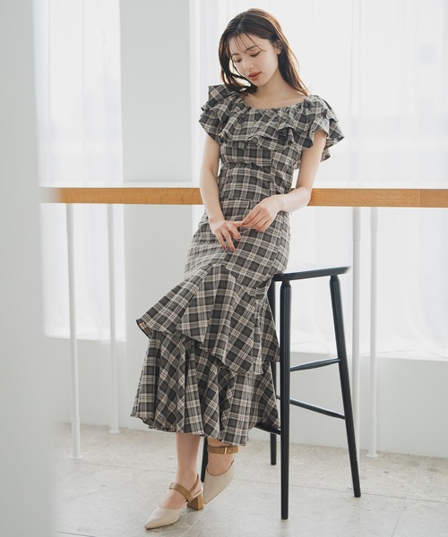 MISCH MASCH（ミッシュマッシュ）の「フリルショルダーチェックブラウス（シャツ/ブラウス・レディース・ベージュ/ピンク・ﾌﾘ-）」の11枚目の写真