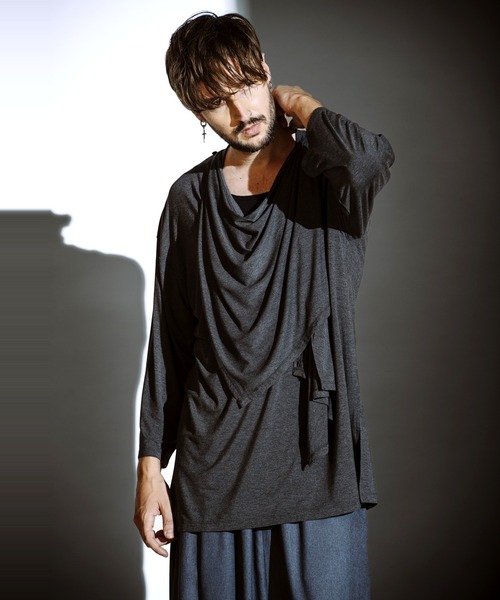 NO ID.（ノーアイディ）の「【NO ID.】Frill Stole Deep V-Neck T-Shirt / フリル ストール ディープ Vネック Tシャツ（Tシャツ/カットソー・メンズ・ブラック/ホワイト/ダークグレー・ONE SIZE）」の17枚目の写真