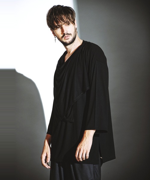 NO ID.（ノーアイディ）の「【NO ID.】Frill Stole Deep V-Neck T-Shirt / フリル ストール ディープ Vネック Tシャツ（Tシャツ/カットソー・メンズ・ブラック/ホワイト/ダークグレー・ONE SIZE）」の13枚目の写真