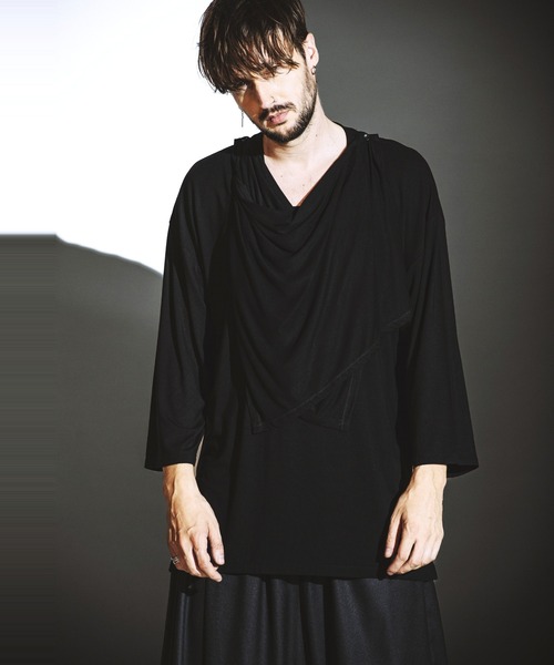 NO ID.（ノーアイディ）の「【NO ID.】Frill Stole Deep V-Neck T-Shirt / フリル ストール ディープ Vネック Tシャツ（Tシャツ/カットソー・メンズ・ブラック/ホワイト/ダークグレー・ONE SIZE）」の11枚目の写真
