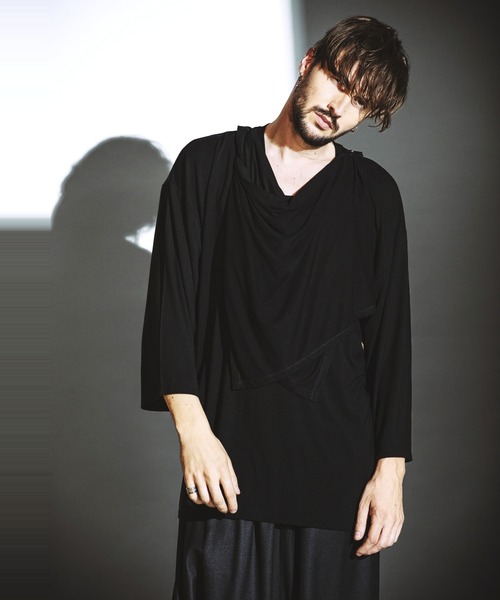 NO ID.（ノーアイディ）の「【NO ID.】Frill Stole Deep V-Neck T-Shirt / フリル ストール ディープ Vネック Tシャツ（Tシャツ/カットソー・メンズ・ブラック/ホワイト/ダークグレー・ONE SIZE）」の14枚目の写真