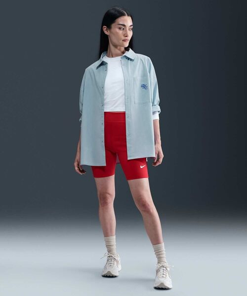 NIKE（ナイキ）の「ナイキ スポーツウェア チル ポプリン ウィメンズ ルーズ ロングスリーブ ボタンアップ トップ / Nike Sportswear Chill Poplin Women's Loose Long-Sleeve Button-Up Top IH3990-440 Light Armory Blue（シャツ/ブラウス・レディース・ライトブルー・L/XL/XS/S/M）」の4枚目の写真