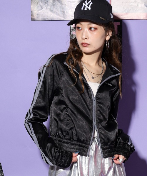 セール】グロッシークロップドトラックトップ（ジャージ）｜NERDY