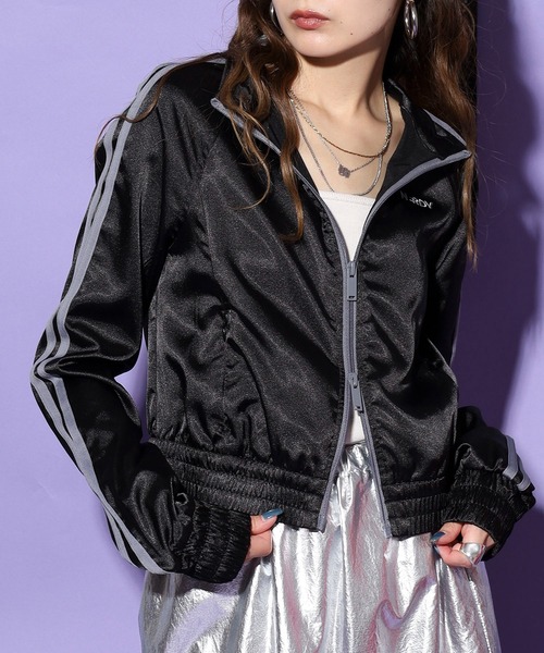 NERDY(ノルディ)の「グロッシークロップドトラックトップ(ジャージ・レディース・レッド/シルバー/ブラック・M/SS/S)」の4枚目の写真