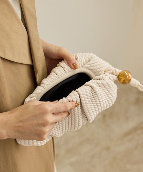 ROPE'（ロペ）の「ラムレザーロープ柄クラッチバッグ/ミニ（クラッチバッグ・レディース・オフホワイト/ブラック・FREE）」の11枚目の写真