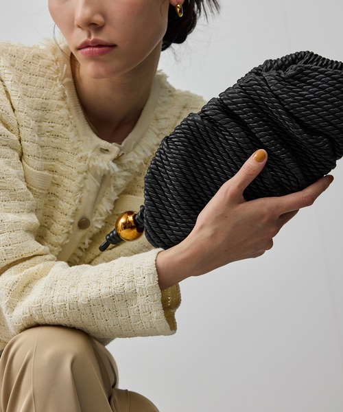 ROPE'（ロペ）の「ラムレザーロープ柄クラッチバッグ/ミニ（クラッチバッグ・レディース・オフホワイト/ブラック・FREE）」の2枚目の写真