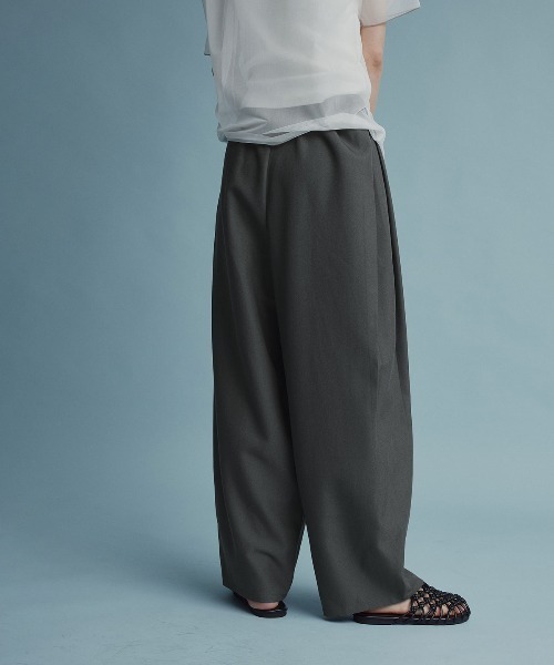 W:Huku(フーク)の「【新色】【W:Huku / ストレッチソフトツイル】コクーン バレルレッグ スラックス / Stretch Soft Twill Cocoon Slacks(スラックス・レディース・グレー/レッド系/ブラック/ブラウン/ベージュ・FREE)」の18枚目の写真