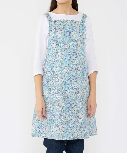 NAIGAI(ナイガイ)の「LICIE MADE WITH LIBERTY FABRIC Joanna Louise 綿100% 40ブロード 撥水加工 後結び ロングエプロン 70554001(エプロン・レディース・ピンク/ブルー/パープル・FREE)」の2枚目の写真