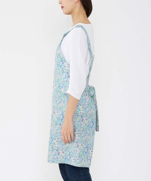 NAIGAI(ナイガイ)の「LICIE MADE WITH LIBERTY FABRIC Joanna Louise 綿100% 40ブロード 撥水加工 後結び ロングエプロン 70554001(エプロン・レディース・ピンク/ブルー/パープル・FREE)」の9枚目の写真