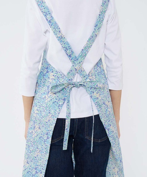NAIGAI(ナイガイ)の「LICIE MADE WITH LIBERTY FABRIC Joanna Louise 綿100% 40ブロード 撥水加工 後結び ロングエプロン 70554001(エプロン・レディース・ピンク/ブルー/パープル・FREE)」の13枚目の写真
