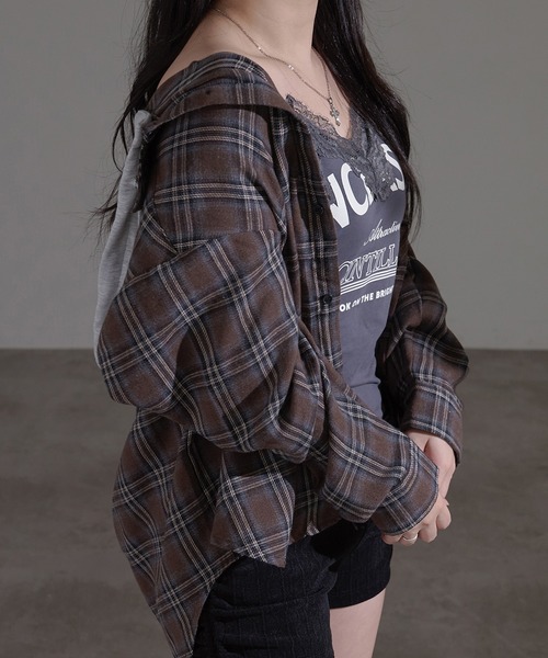 apres jour mignon(アプレジュールミニョン)の「フード付きチェックシャツ(シャツ/ブラウス・レディース・ネイビー/ブラウン系その他/ブラック・X-LARGE/フリー)」の2枚目の写真