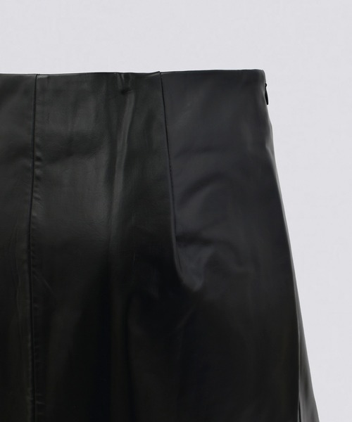 kiehtova（キエトヴァ）の「【kiehtova】LEATHER MINI SKIRT/レザー ミニ スカート KTWR50（スカート・レディース・ブラック・M/S）」の2枚目の写真
