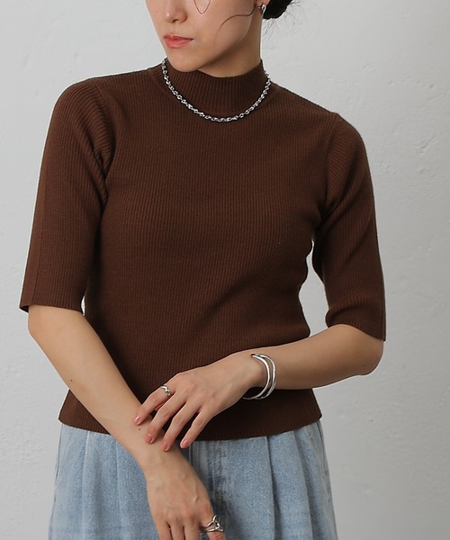 COLONY 2139（コロニートゥーワンスリーナイン）の「PBT5分袖ハイネックプルオーバー（ニット/セーター・レディース・ベージュ/ブラウン/ピンク/バーガンディー/オフホワイト/ブルー/ブラック/グレー系その他・FREE）」の4枚目の写真
