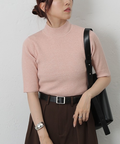 COLONY 2139（コロニートゥーワンスリーナイン）の「PBT5分袖ハイネックプルオーバー（ニット/セーター・レディース・ベージュ/ブラウン/ピンク/バーガンディー/オフホワイト/ブルー/ブラック/グレー系その他・FREE）」の7枚目の写真