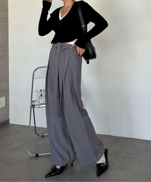 Maison Calme（メゾンカルム）の「ウエストリボンデザイン ルーズワイドスラックス　オールシーズン　定番　きれいめ（スラックス・レディース・ブラック/グレー・F）」の3枚目の写真