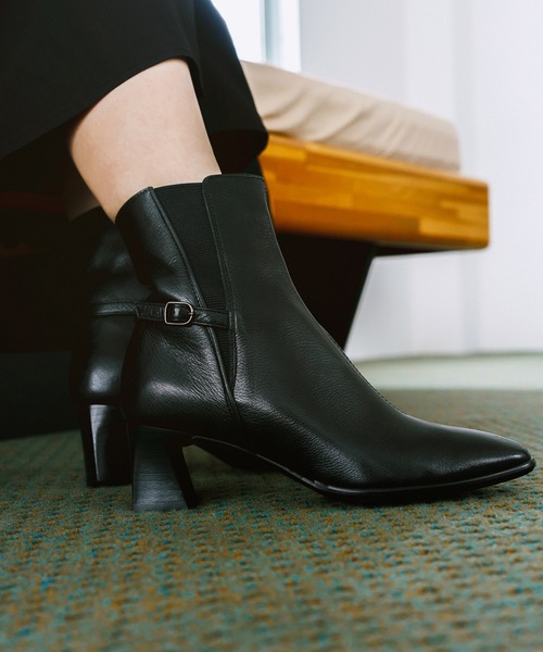 cava cava（サヴァサヴァ）の「防滑│Vカットサイドゴアブーツ　3720563（ブーツ・レディース・ブラック/ダークブラウン・22.5cm/23cm/23.5cm/24cm/24.5cm）」の2枚目の写真