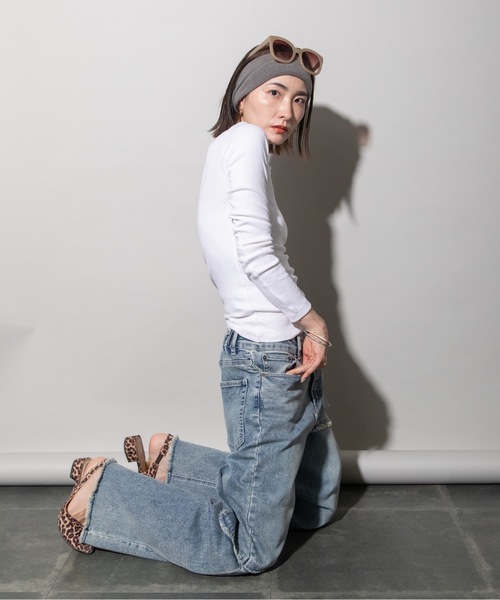 lodie(ロディ)の「ランダムキリカエ ワイドデニムパンツ(デニムパンツ・レディース・インディゴブルー/ブルー/ケミカルウォッシュ・FREE)」の6枚目の写真