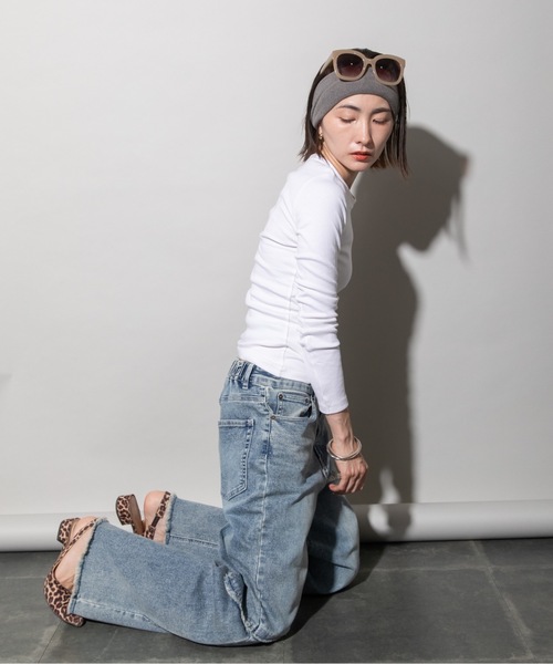 lodie(ロディ)の「ランダムキリカエ ワイドデニムパンツ(デニムパンツ・レディース・インディゴブルー/ブルー/ケミカルウォッシュ・FREE)」の7枚目の写真