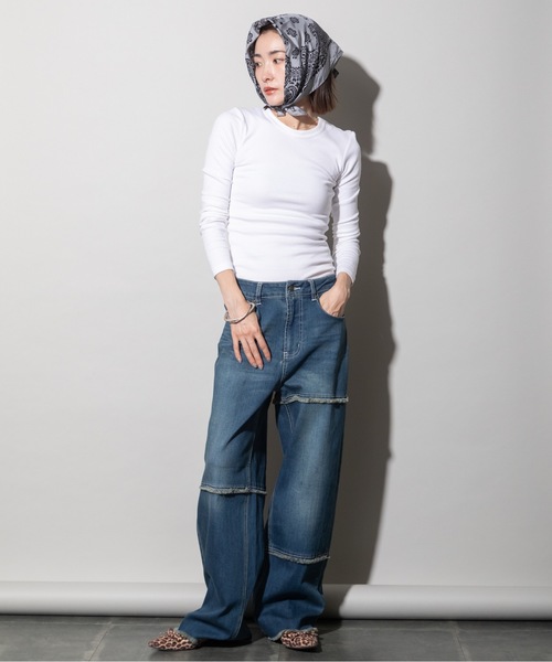 lodie(ロディ)の「ランダムキリカエ ワイドデニムパンツ(デニムパンツ・レディース・インディゴブルー/ブルー/ケミカルウォッシュ・FREE)」の10枚目の写真