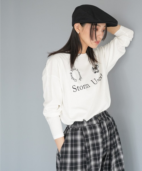 mili an deni(ミリアンデニ)の「スポーティロゴロンT(Tシャツ/カットソー・レディース・ブラック/チャコールグレー/オフホワイト・M/L)」の4枚目の写真