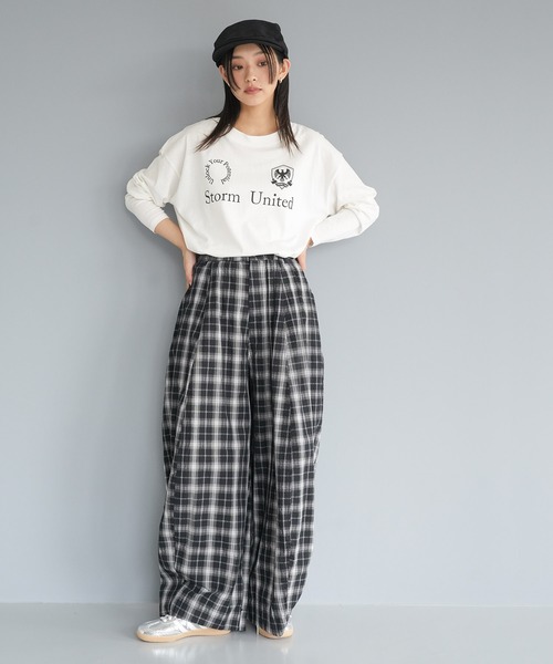 mili an deni(ミリアンデニ)の「スポーティロゴロンT(Tシャツ/カットソー・レディース・ブラック/チャコールグレー/オフホワイト・M/L)」の7枚目の写真