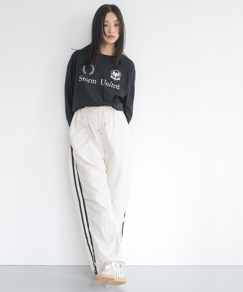 mili an deni(ミリアンデニ)の「スポーティロゴロンT(Tシャツ/カットソー・レディース・ブラック/チャコールグレー/オフホワイト・M/L)」の11枚目の写真