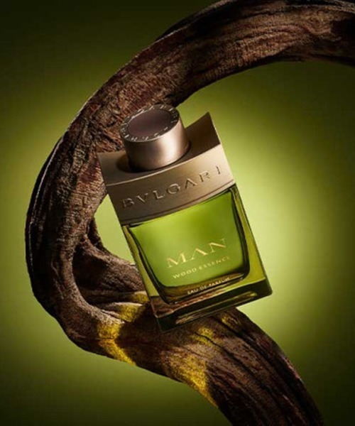 ブルガリ マン ウッド エッセンス オードパルファム 60mL（香水