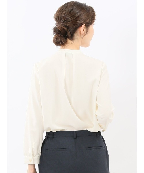 m.f.editorial（エムエフエディトリアル）の「【ストレッチ イージーケア UVカット】m.f.エディトリアル レディース レイヤード風 比翼 長袖ブラウス（シャツ/ブラウス・レディース・グレー系その他2/ライトグレー/ワインレッド/アイボリー・LARGE/MEDIUM）」の8枚目の写真