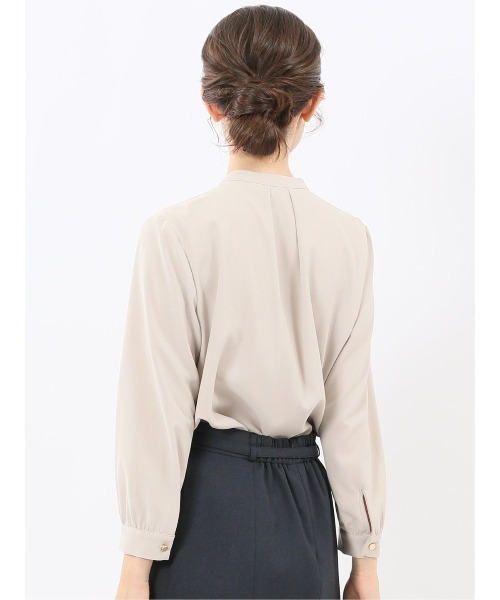 m.f.editorial（エムエフエディトリアル）の「【ストレッチ イージーケア UVカット】m.f.エディトリアル レディース レイヤード風 比翼 長袖ブラウス（シャツ/ブラウス・レディース・グレー系その他2/ライトグレー/ワインレッド/アイボリー・LARGE/MEDIUM）」の18枚目の写真