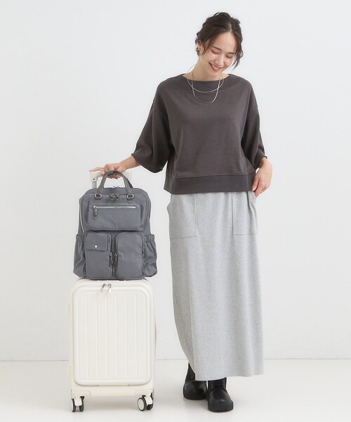 SHOO・LA・RUE(シューラルー)の「【撥水】立体ポケットリュック(バックパック/リュック・レディース・ダークグレー/ダークブラウン/ブラック・00)」の5枚目の写真