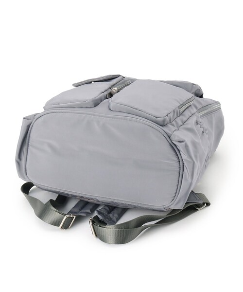 SHOO・LA・RUE(シューラルー)の「【撥水】立体ポケットリュック(バックパック/リュック・レディース・ダークグレー/ダークブラウン/ブラック・00)」の16枚目の写真