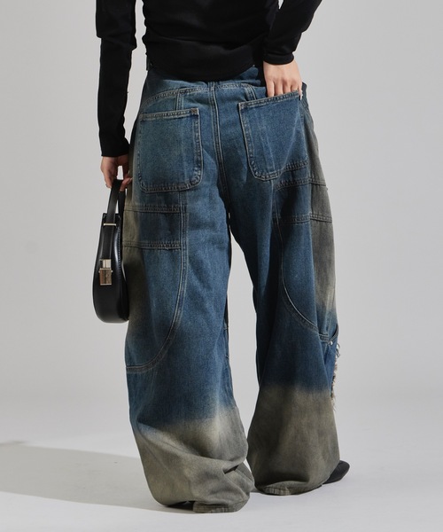 Chick(チック)の「Panel design Studded Baggy Pants / 切り替えデザイン スタッズ付きバギーパンツ(デニムパンツ・レディース・ブラック/ブルー・FREE)」の18枚目の写真