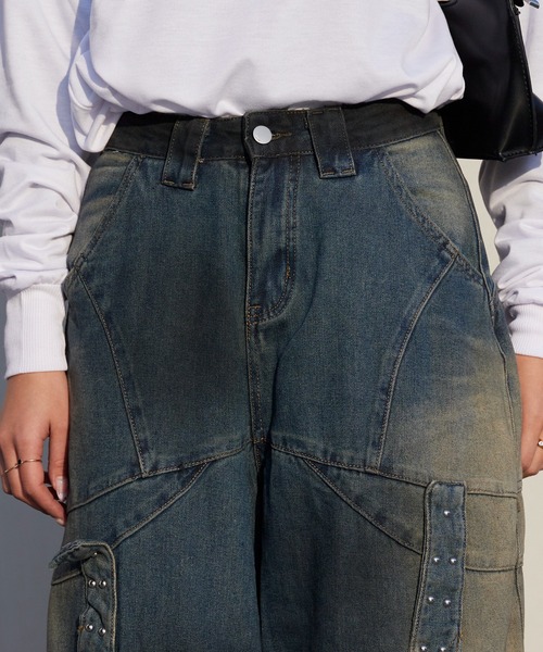 Chick(チック)の「Panel design Studded Baggy Pants / 切り替えデザイン スタッズ付きバギーパンツ(デニムパンツ・レディース・ブラック/ブルー・FREE)」の22枚目の写真