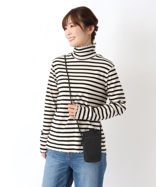 one'sterrace(ワンズテラス)の「SE 軽量マルチミニポシェット(ショルダーバッグ・レディース・ダークブラウン系8/グレー系4/ブラック系8・99)」の16枚目の写真