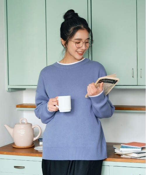 Right-on(ライトオン)の「【HONEYSUCKLE ROSE】スウェットライク セーター (オーバーサイズ / 軽量 / 通気性 / 体型カバー / 洗える / レイヤード / オールシーズン)(ニット/セーター・レディース・グレー/ブルー/ブラック/レッド/キナリ・S/M/L/XL)」の5枚目の写真