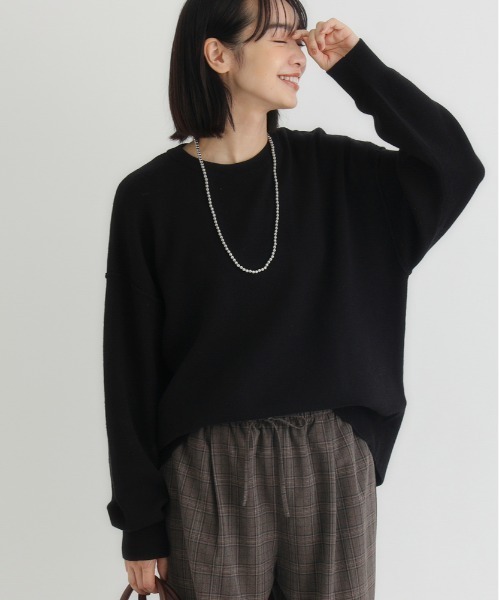 Right-on(ライトオン)の「【HONEYSUCKLE ROSE】スウェットライク セーター (オーバーサイズ / 軽量 / 通気性 / 体型カバー / 洗える / レイヤード / オールシーズン)(ニット/セーター・レディース・グレー/ブルー/ブラック/レッド/キナリ・S/M/L/XL)」の3枚目の写真