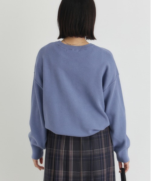 Right-on(ライトオン)の「【HONEYSUCKLE ROSE】スウェットライク セーター (オーバーサイズ / 軽量 / 通気性 / 体型カバー / 洗える / レイヤード / オールシーズン)(ニット/セーター・レディース・グレー/ブルー/ブラック/レッド/キナリ・S/M/L/XL)」の19枚目の写真