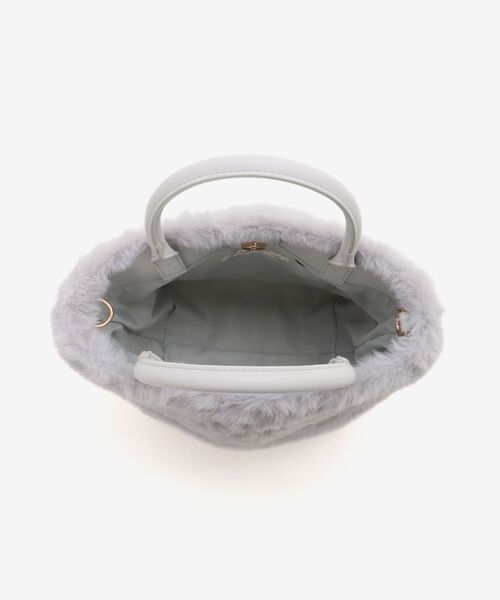 MAJESTIC LEGON（マジェスティックレゴン）の「キルティングビジューファーバッグ（ショルダーバッグ・レディース・アイボリー/ピンク/ライトグレー・FREE）」の21枚目の写真