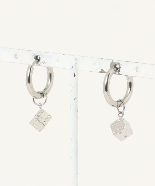 ANARKH(アナンケ)の「【RES】【ANARKH(アナンケ)】ステンレス 2way ダイスチャームフープピアス(ピアス(両耳用)・メンズ・シルバー・FREE)」の3枚目の写真